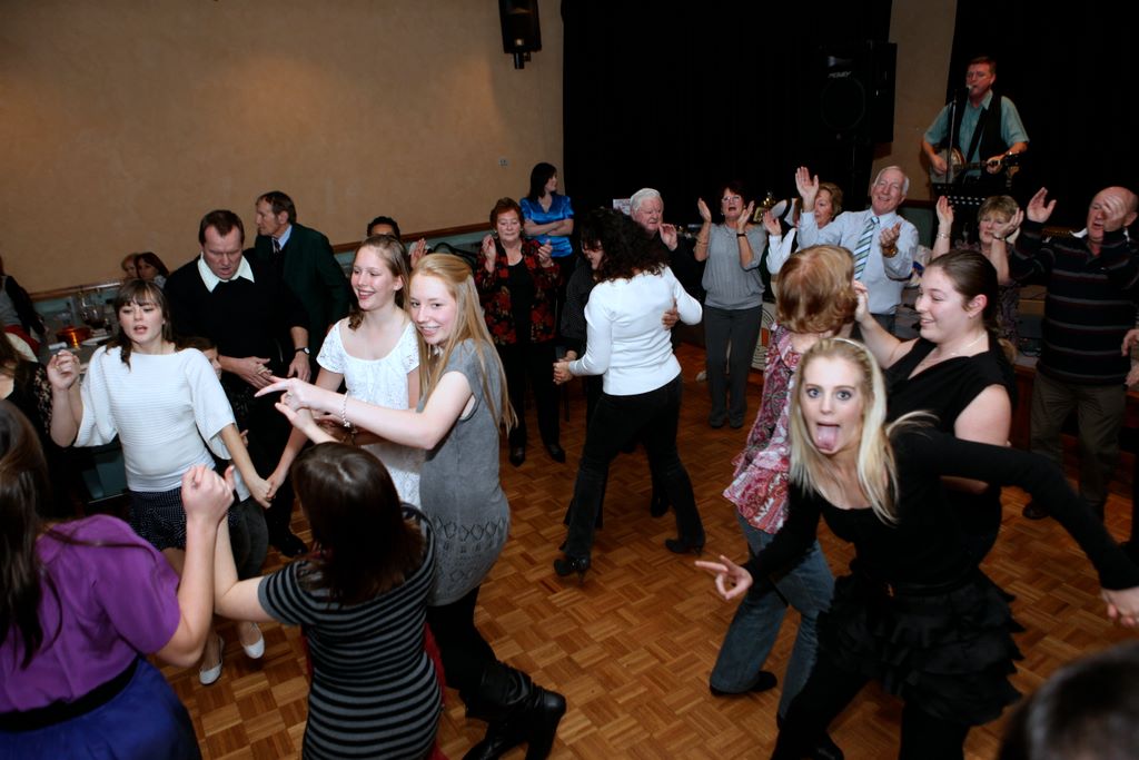 andrewhendersonbenefitnight_120.jpg (large)