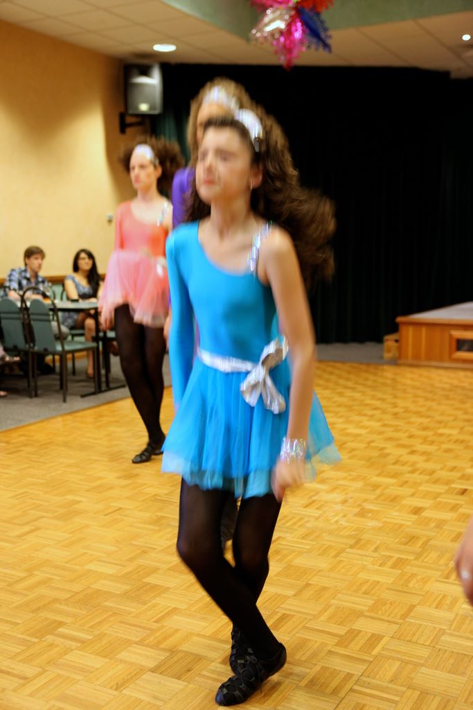 curriehendersonxmas2009_400.jpg (large)