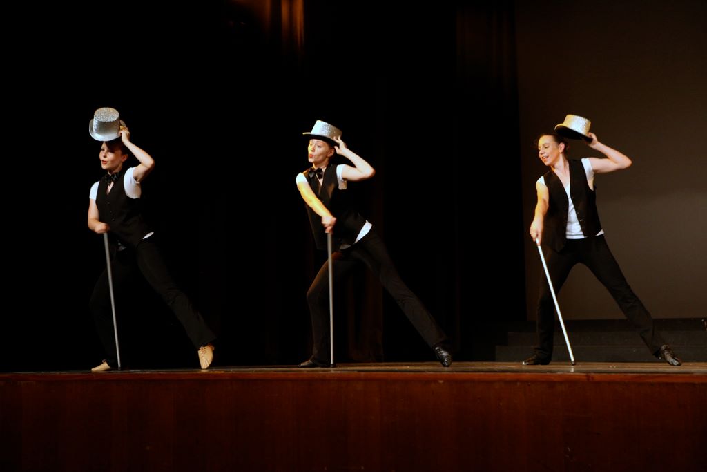 halloran_concert_dress_rehearsal_2009_097.jpg (large)