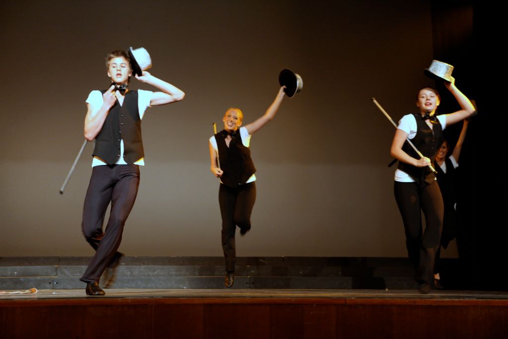 halloran_concert_dress_rehearsal_2009_101.jpg (large)